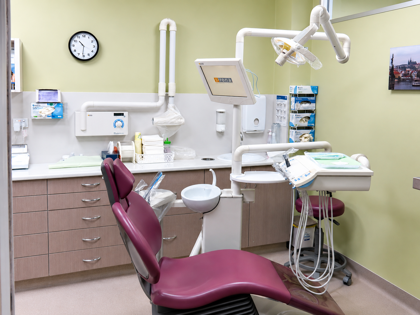 Glenlyon Dental Clinic surgery room